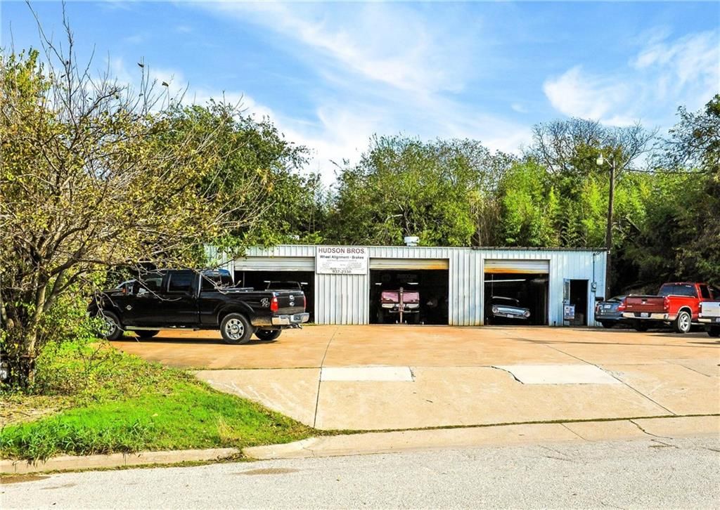 410 W Madison St, Waxahachie, TX 75165